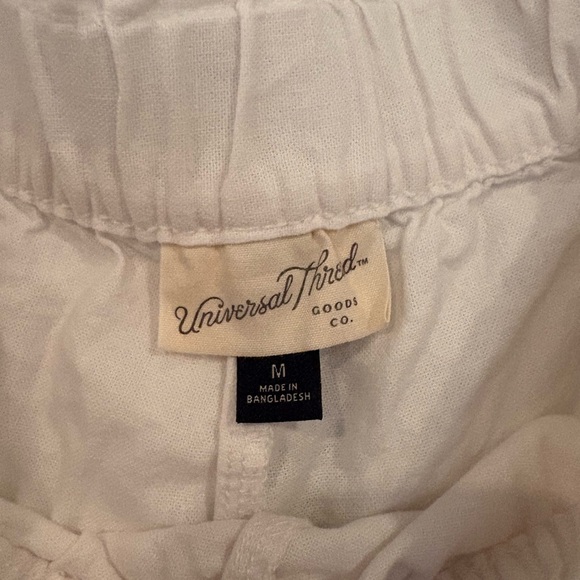 Universal Thread Ivory Top - Picture 2 of 2